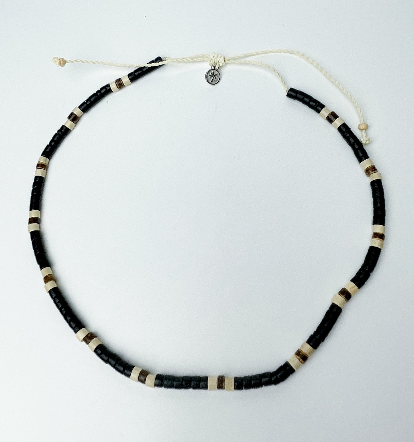 <tc>Oakland Necklace</tc>