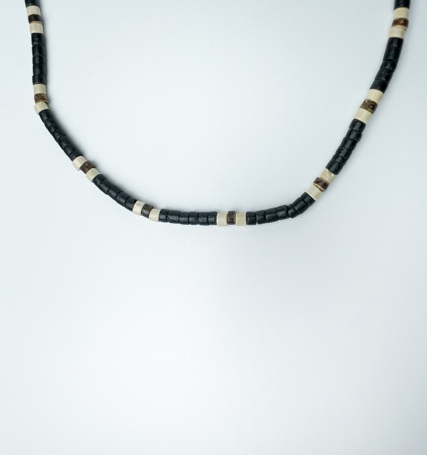 <tc>Oakland Necklace</tc>