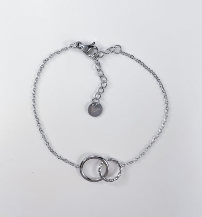 <tc>Manilla Bracelet</tc>