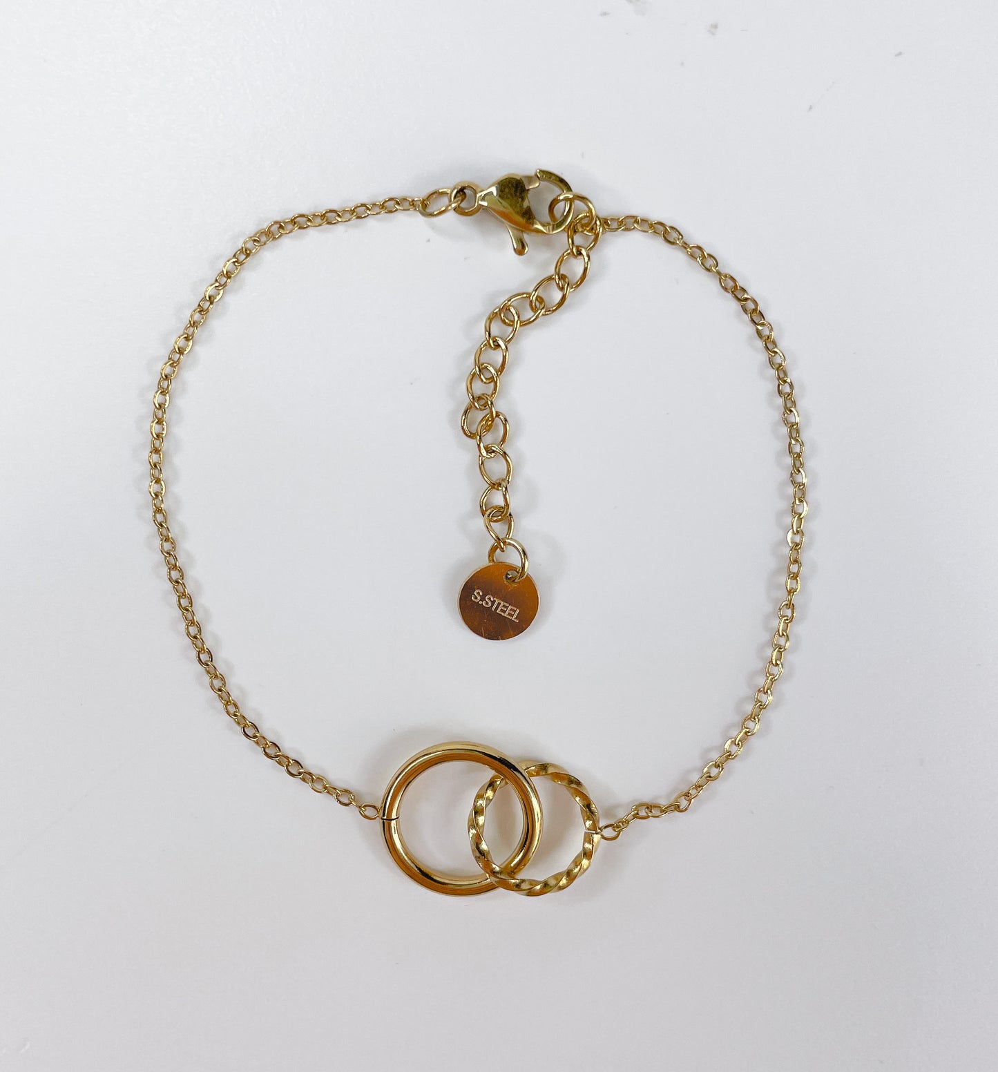 <tc>Manilla Bracelet</tc>