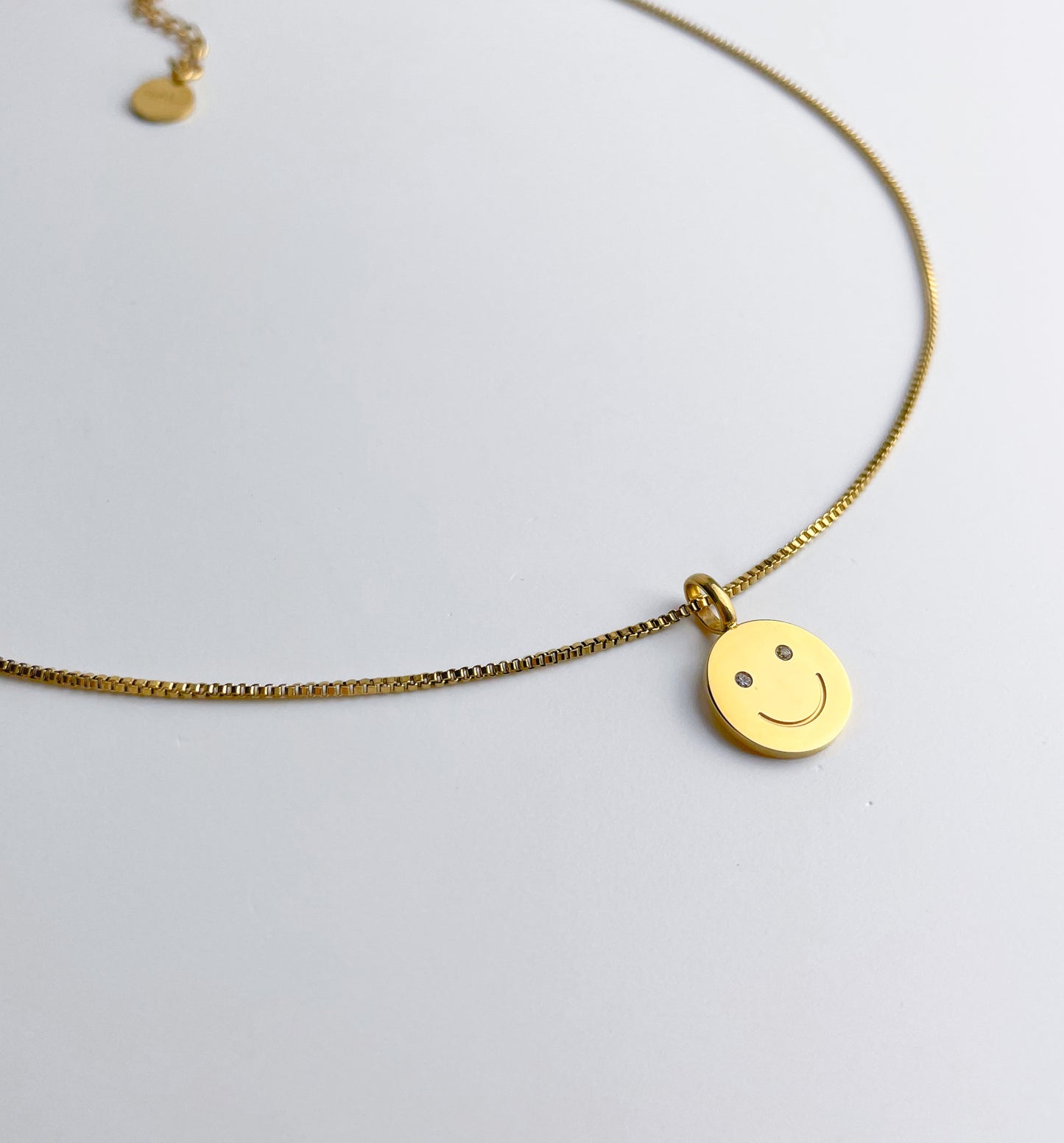 <tc>Happy Necklace</tc>