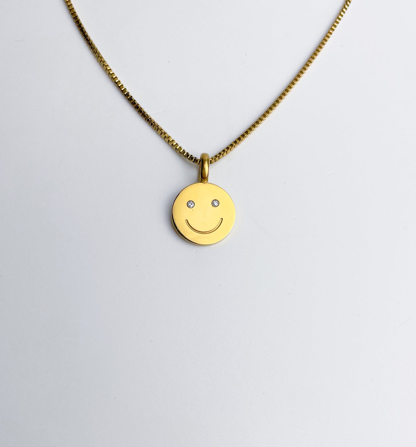 <tc>Happy Necklace</tc>