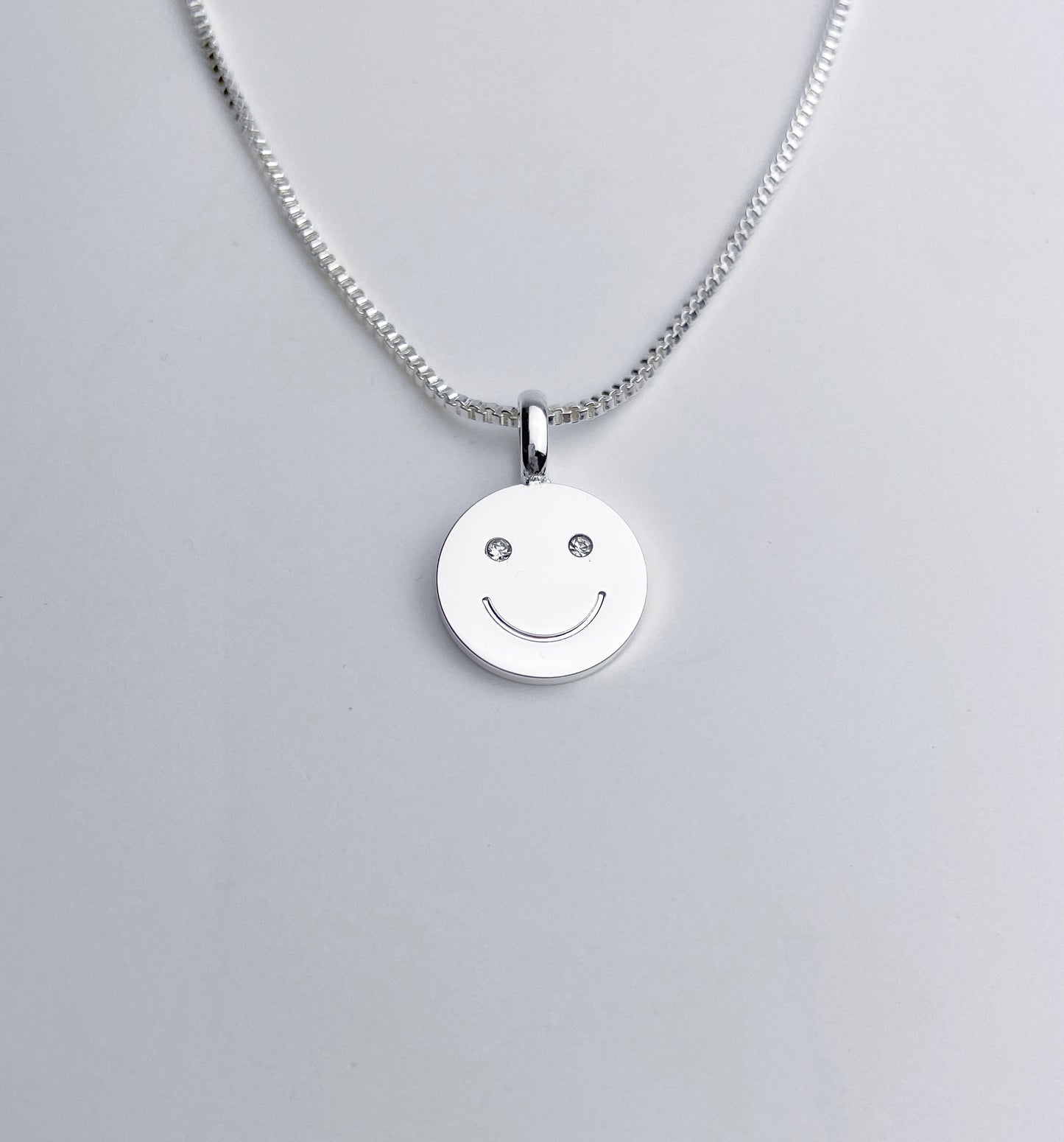 <tc>Happy Necklace</tc>