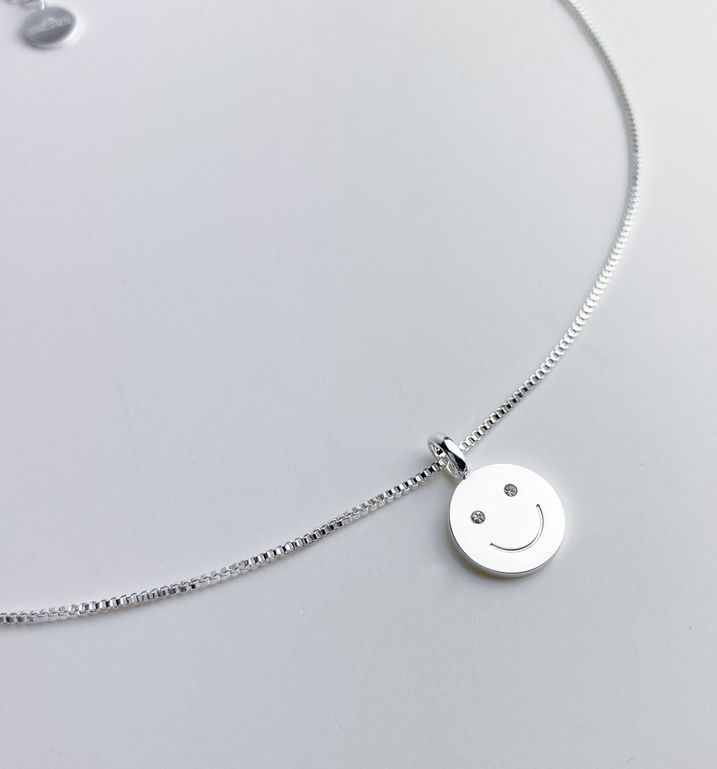 <tc>Happy Necklace</tc>