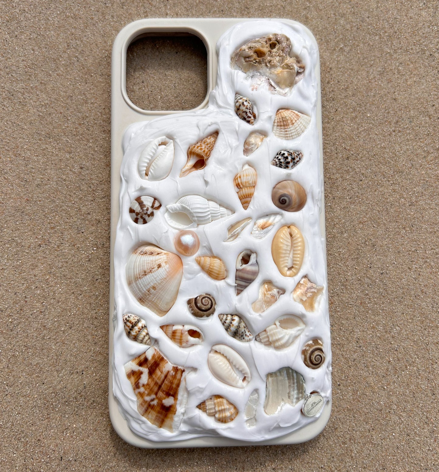 <tc>Seashell Phone Case - Shades of Brown</tc>